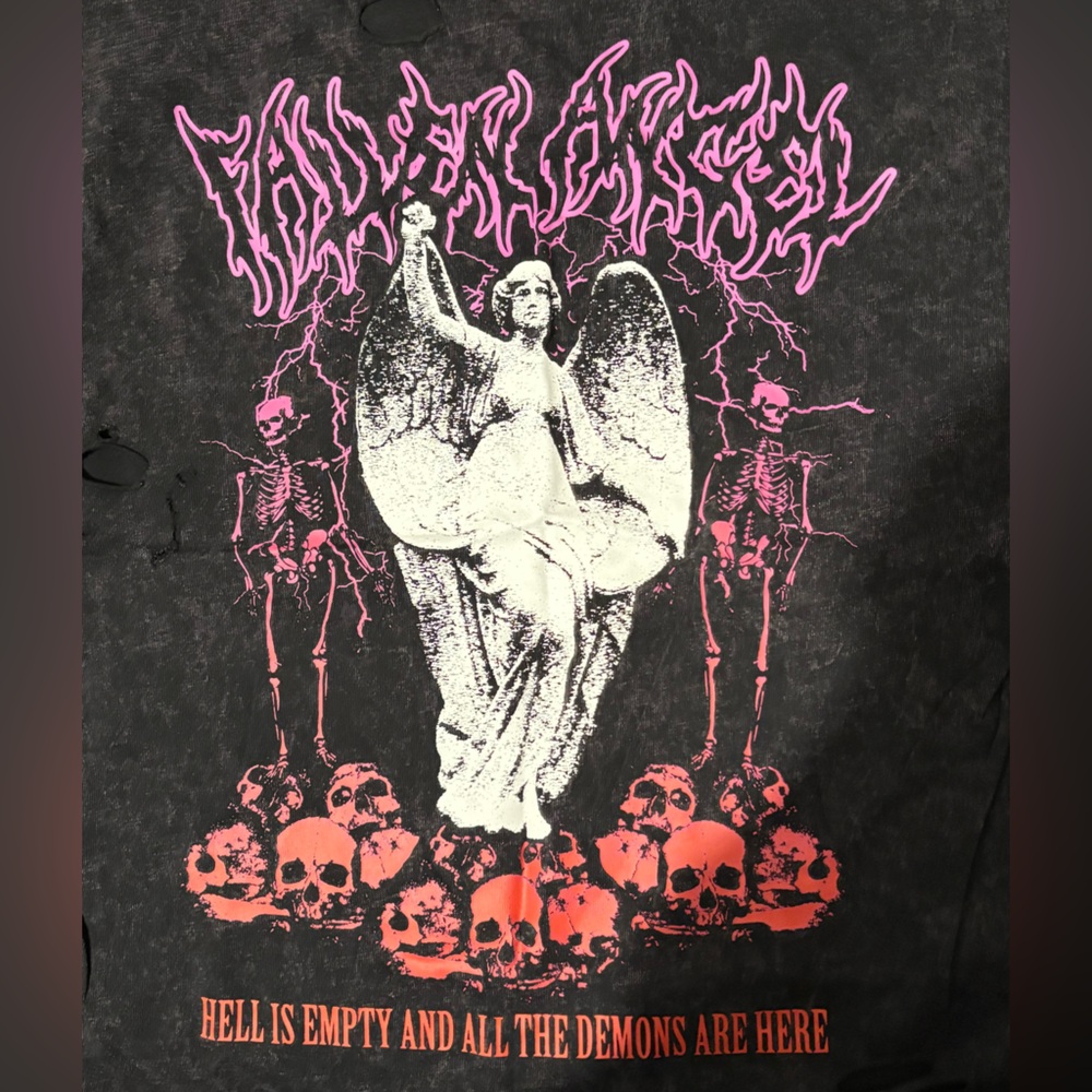 “Fallen Angel” Graphic Tee - Picture 3 of 4